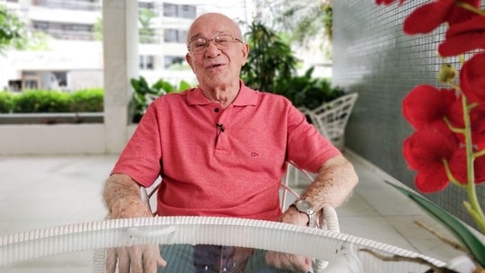 'Nem de longe penso em parar', diz dentista de 92 anos